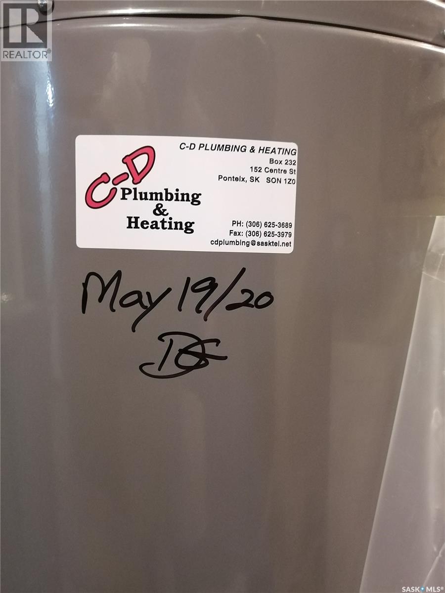 144 2nd Street W, Ponteix, Saskatchewan  S0N 1Z0 - Photo 16 - SK027577