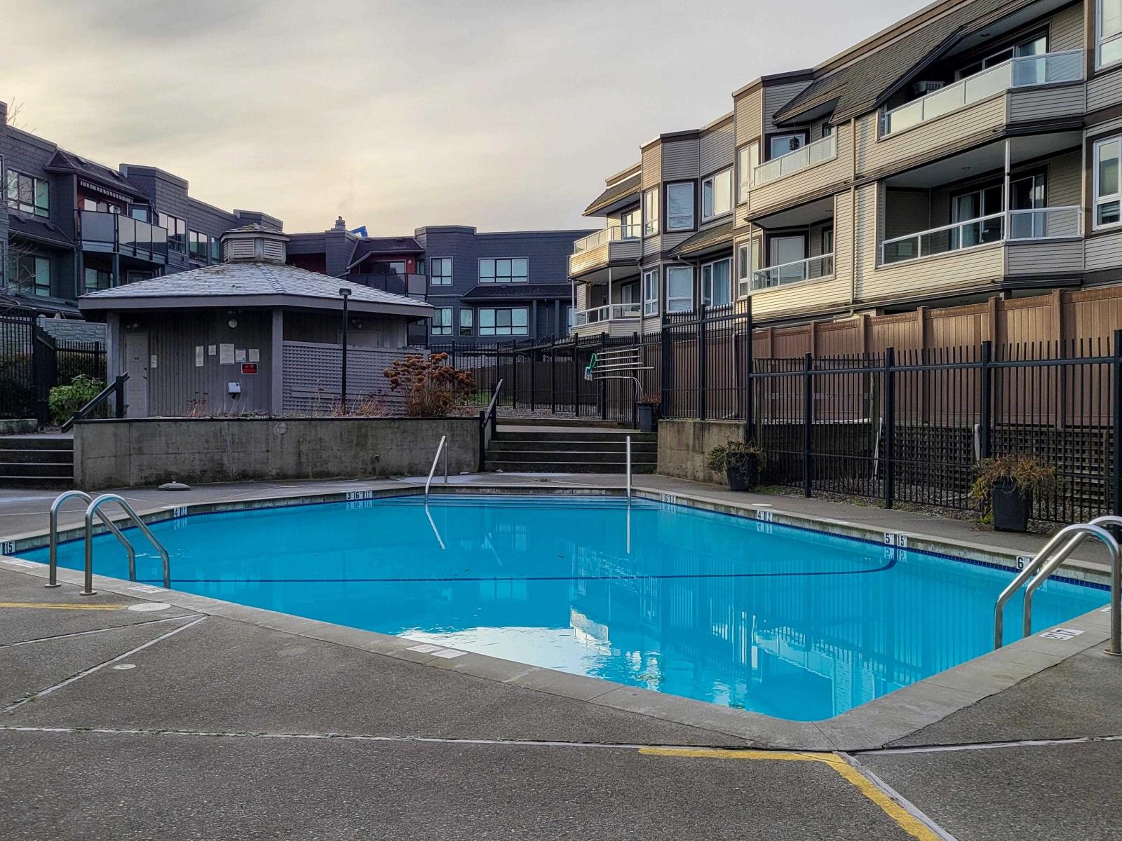 321 1850 E Southmere Crescent, Surrey, British Columbia  V4A 6Y6 - Photo 8 - R3084206