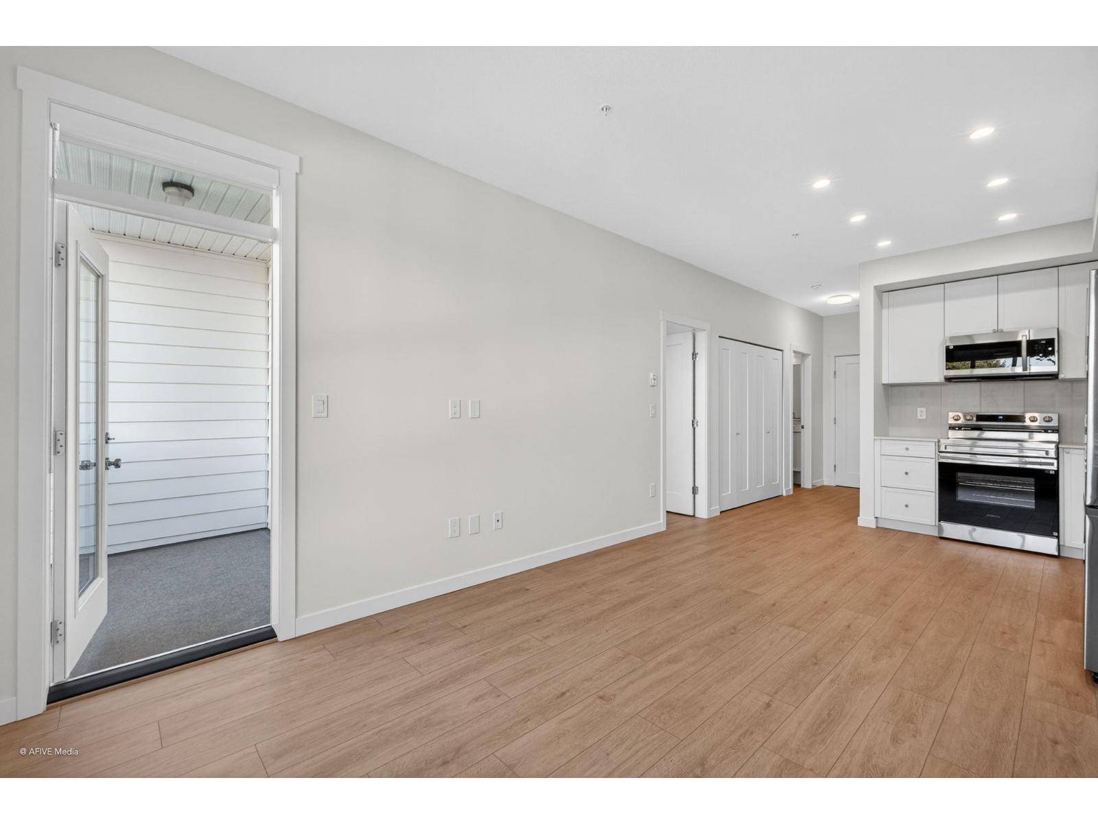 403 14778 N 106 Avenue Avenue, Surrey, British Columbia  V3R 5Y1 - Photo 13 - R3084229