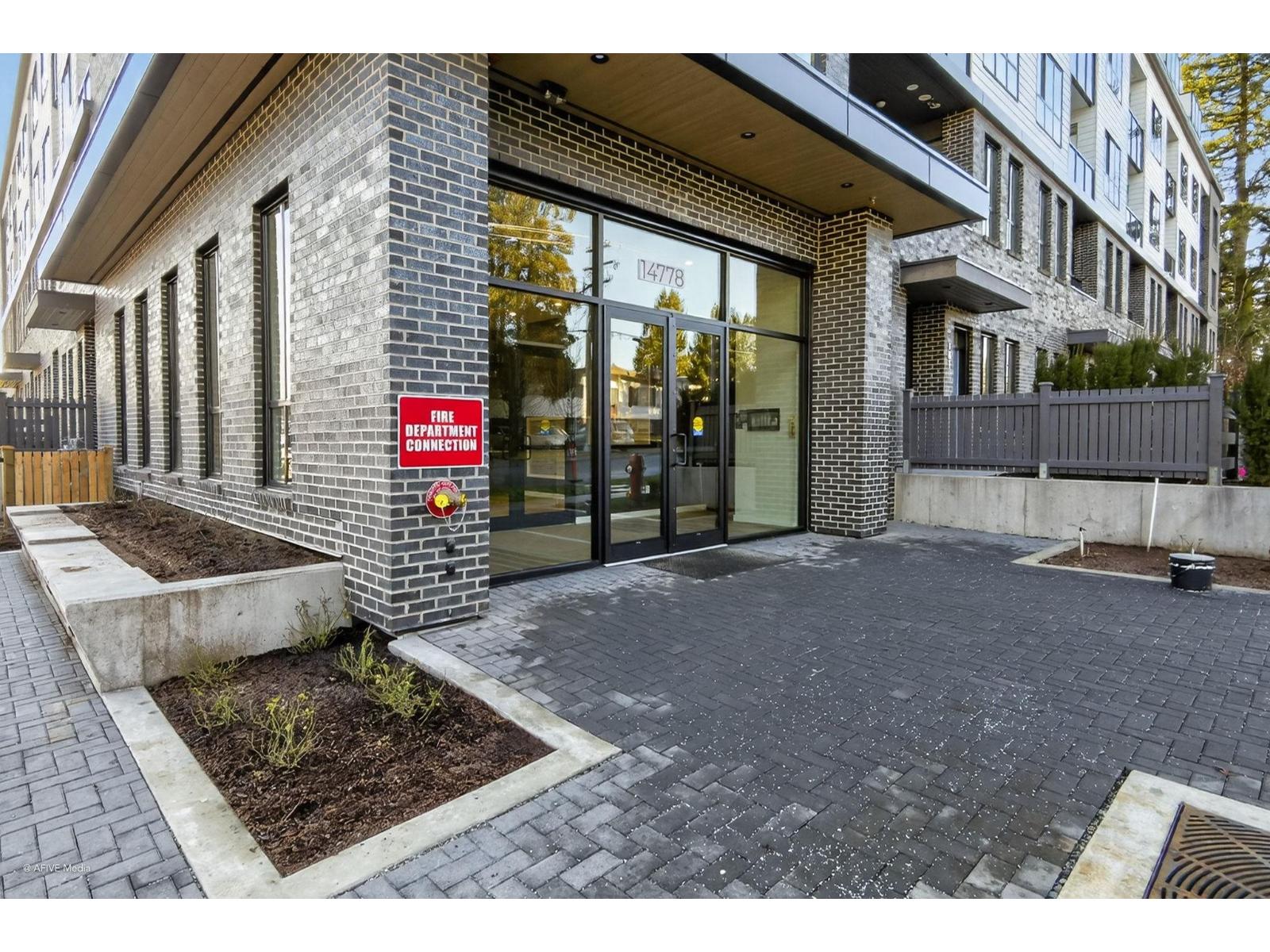 403 14778 N 106 Avenue Avenue, Surrey, British Columbia  V3R 5Y1 - Photo 3 - R3084229