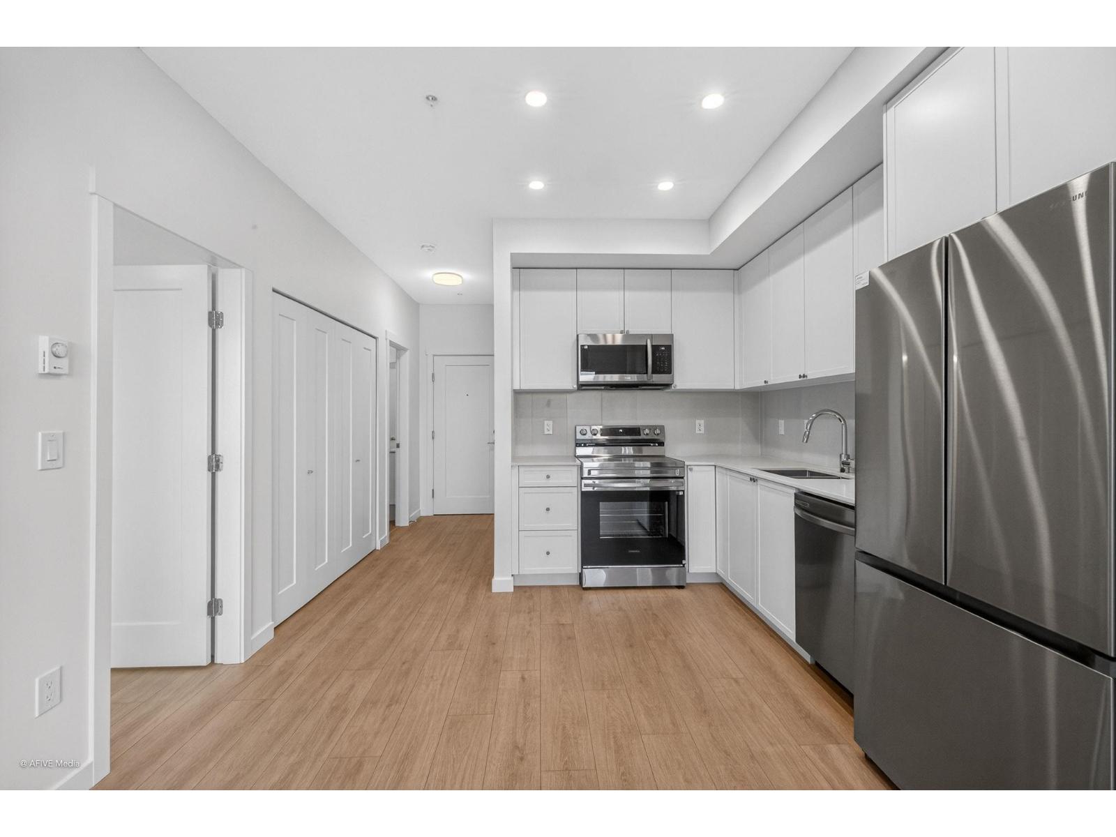 403 14778 N 106 Avenue Avenue, Surrey, British Columbia  V3R 5Y1 - Photo 7 - R3084229