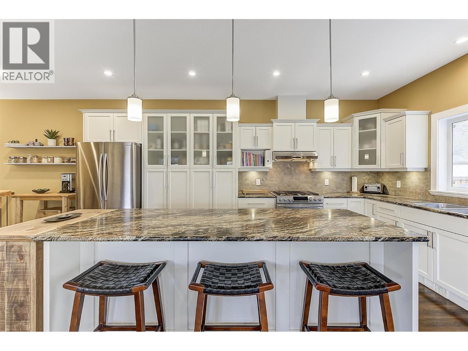 8011 Pierre Drive, Summerland, British Columbia  V0H 1Z2 - Photo 10 - 10374128