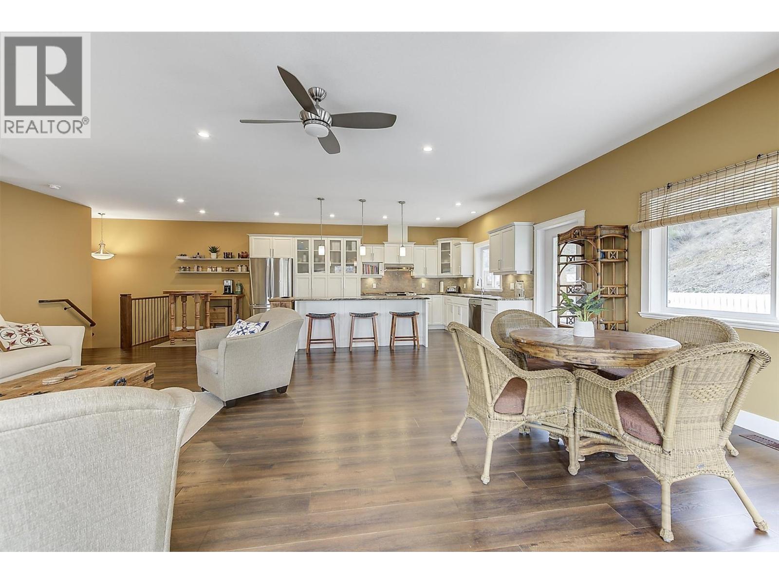 8011 Pierre Drive, Summerland, British Columbia  V0H 1Z2 - Photo 4 - 10374128