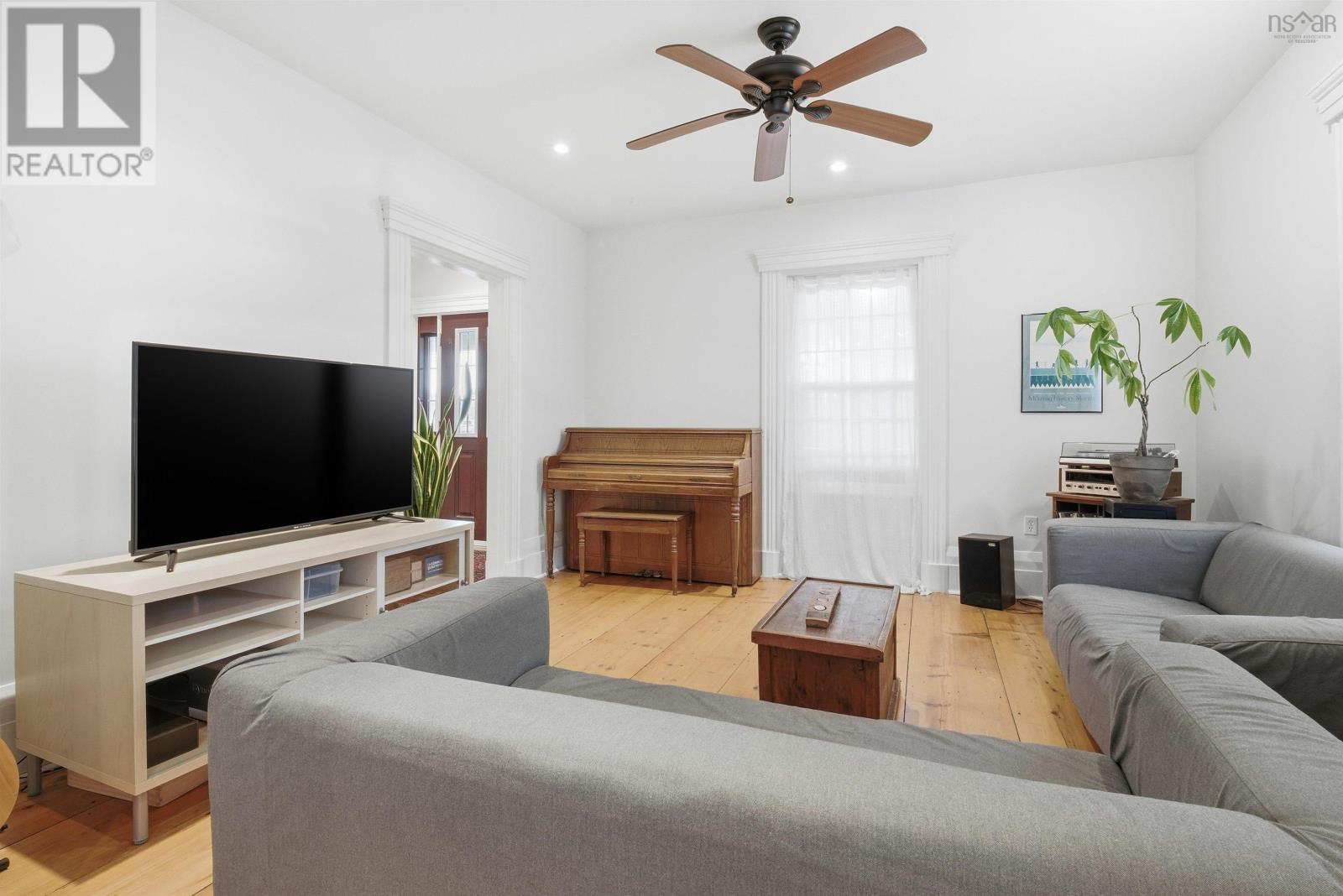 15 Falmouth Dyke Rd, Falmouth, Nova Scotia  B0P 1L0 - Photo 4 - 202601648