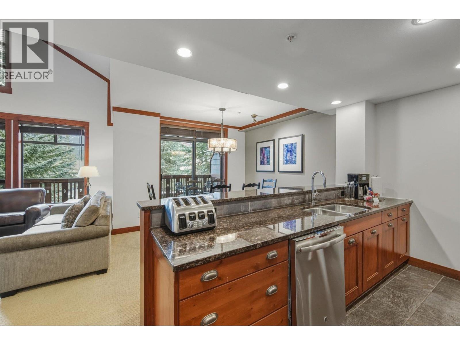 208 2202 Gondola Way Way, Whistler, British Columbia  V8E 0M7 - Photo 14 - R3083542