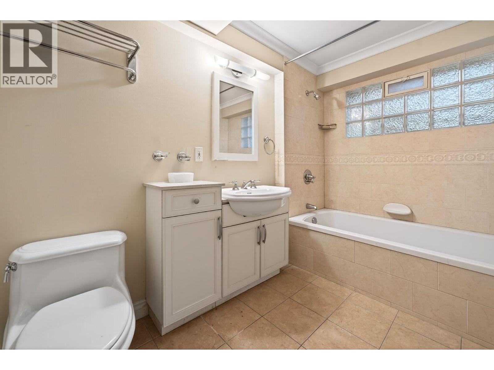 1375 Burnside Road, West Vancouver, British Columbia  V7S 2P6 - Photo 32 - R3084397