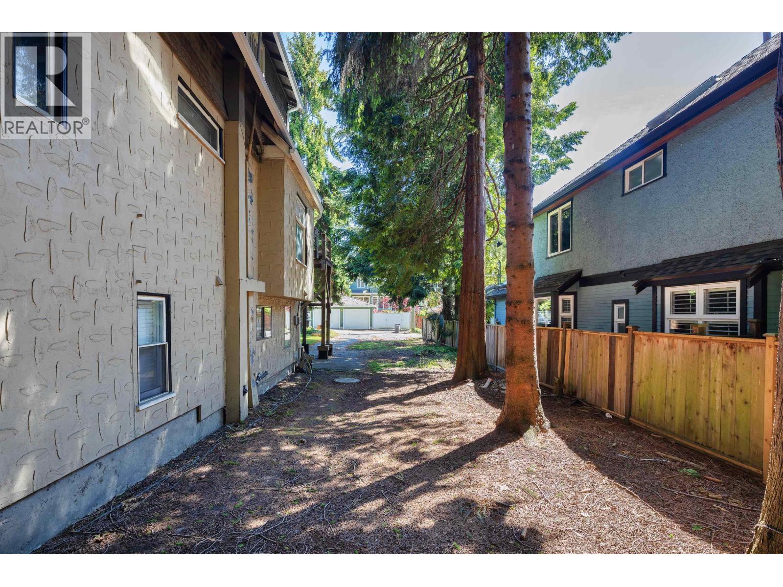 #2 (Top Floor) 2176 W 13 Avenue, Vancouver, British Columbia  V6K 2S1 - Photo 26 - R3084393