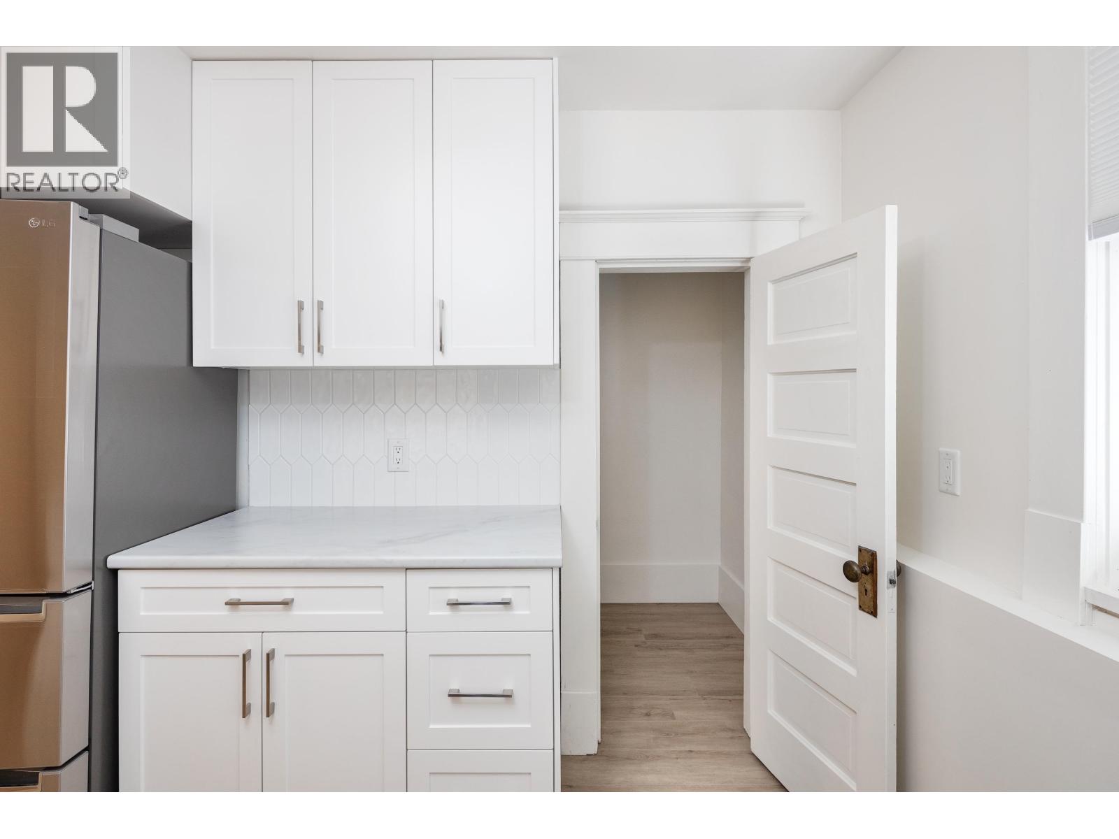 #2 (Top Floor) 2176 W 13 Avenue, Vancouver, British Columbia  V6K 2S1 - Photo 7 - R3084393