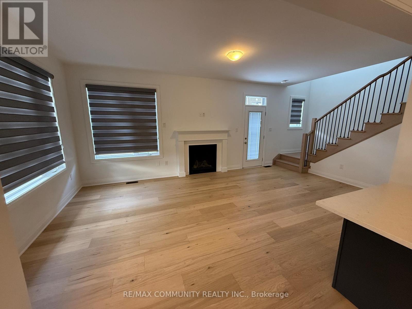 3407 Braeside Way, Pickering, Ontario  L1X 0J9 - Photo 2 - E12737538