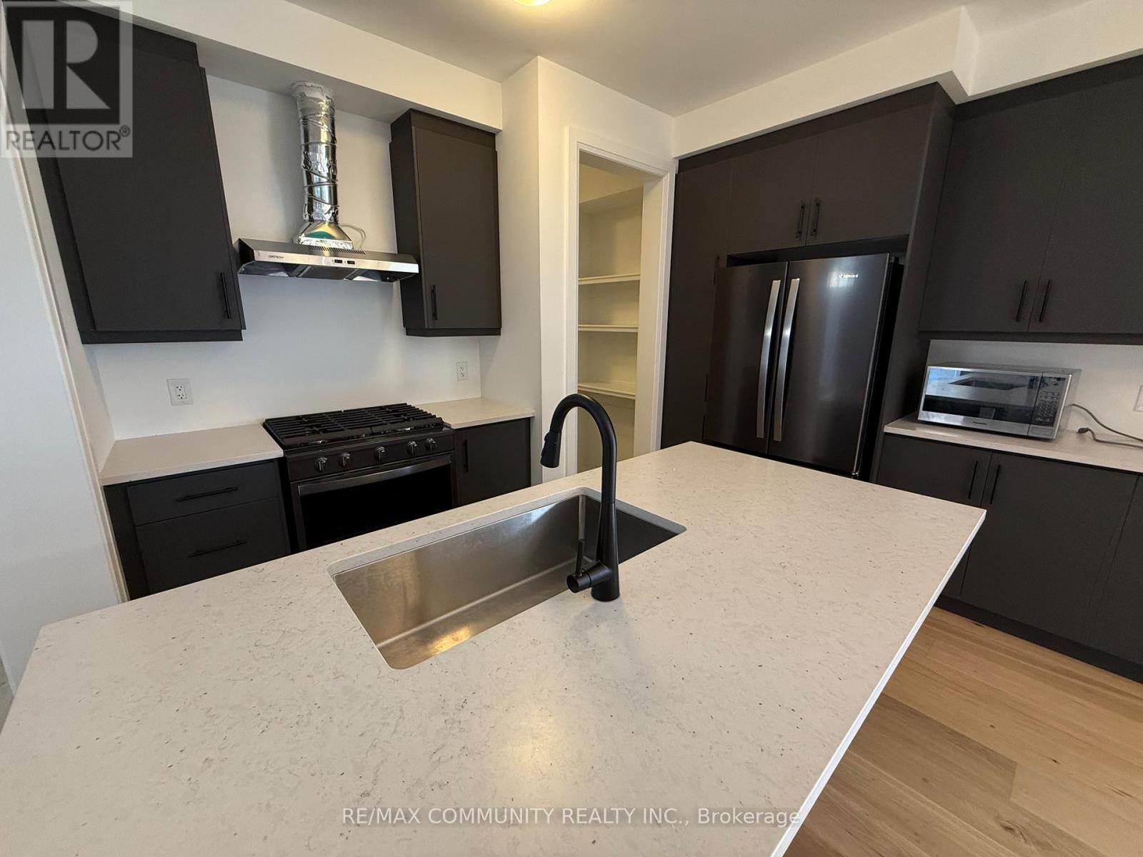 3407 Braeside Way, Pickering, Ontario  L1X 0J9 - Photo 3 - E12737538