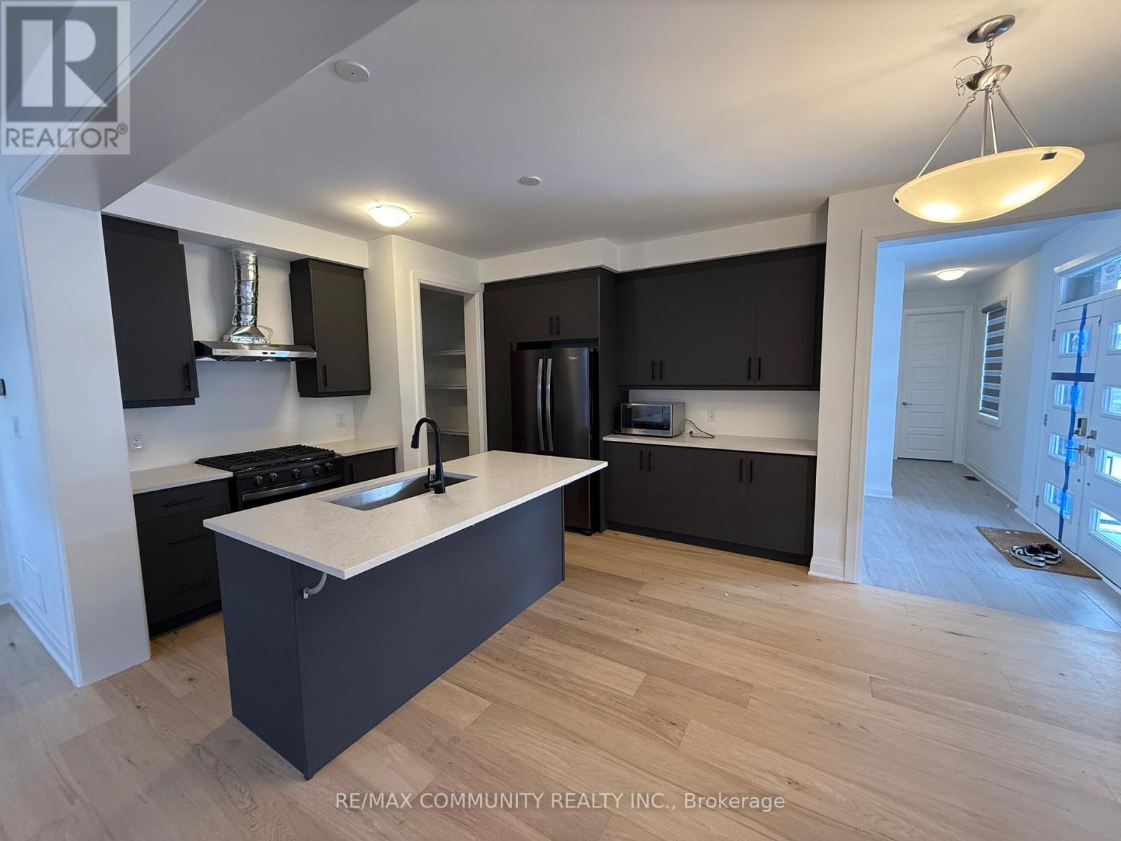 3407 Braeside Way, Pickering, Ontario  L1X 0J9 - Photo 4 - E12737538