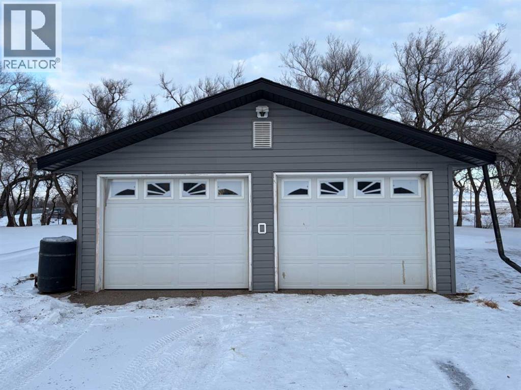 100 Balaclava Street, Veteran, Alberta  T0C 2S0 - Photo 2 - A2282340