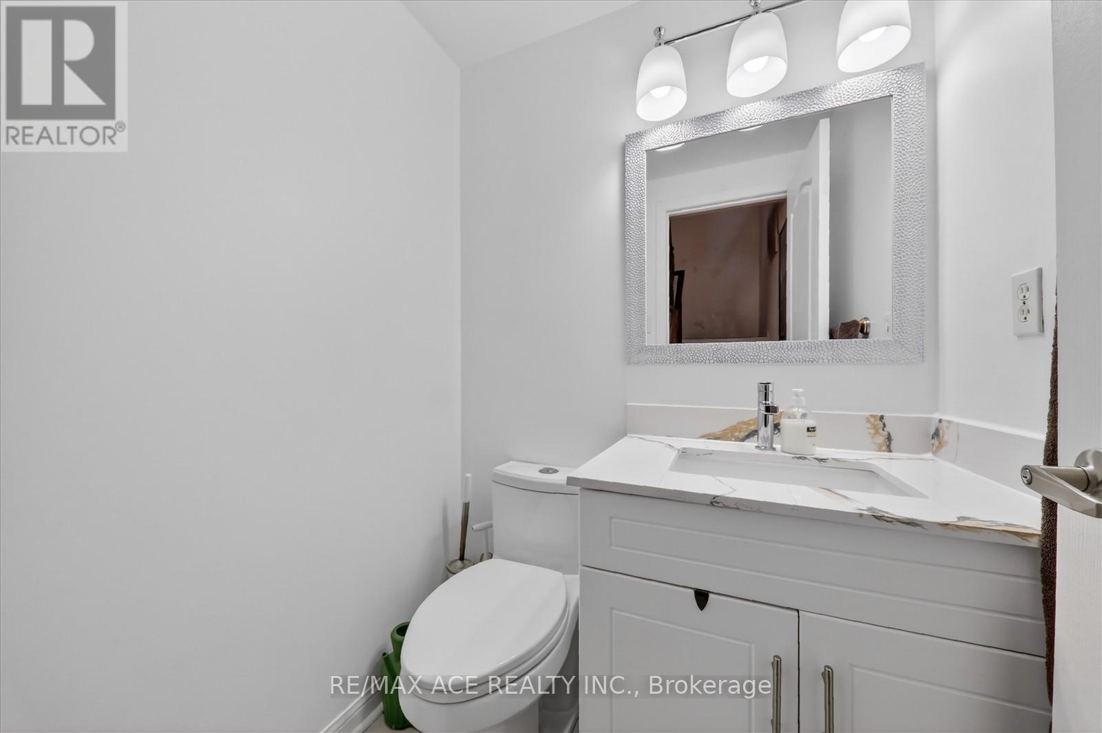 111 Dunlop Court, Brampton, Ontario  L6X 5A6 - Photo 11 - W12737510