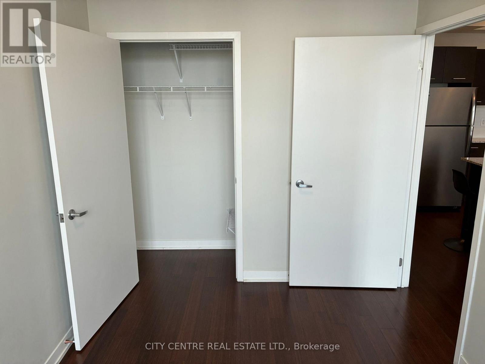 401 - 365 Prince Of Wales Drive, Mississauga, Ontario  L5B 0G6 - Photo 10 - W12737514