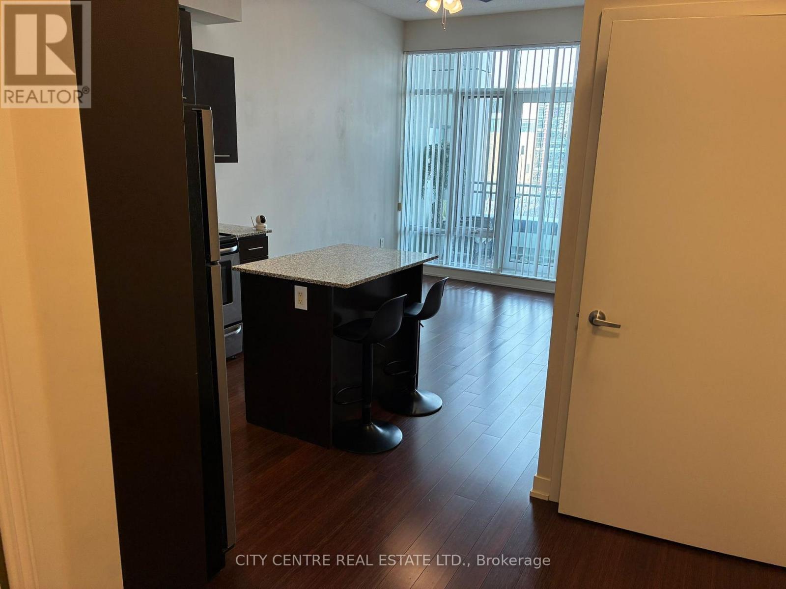 401 - 365 Prince Of Wales Drive, Mississauga, Ontario  L5B 0G6 - Photo 6 - W12737514