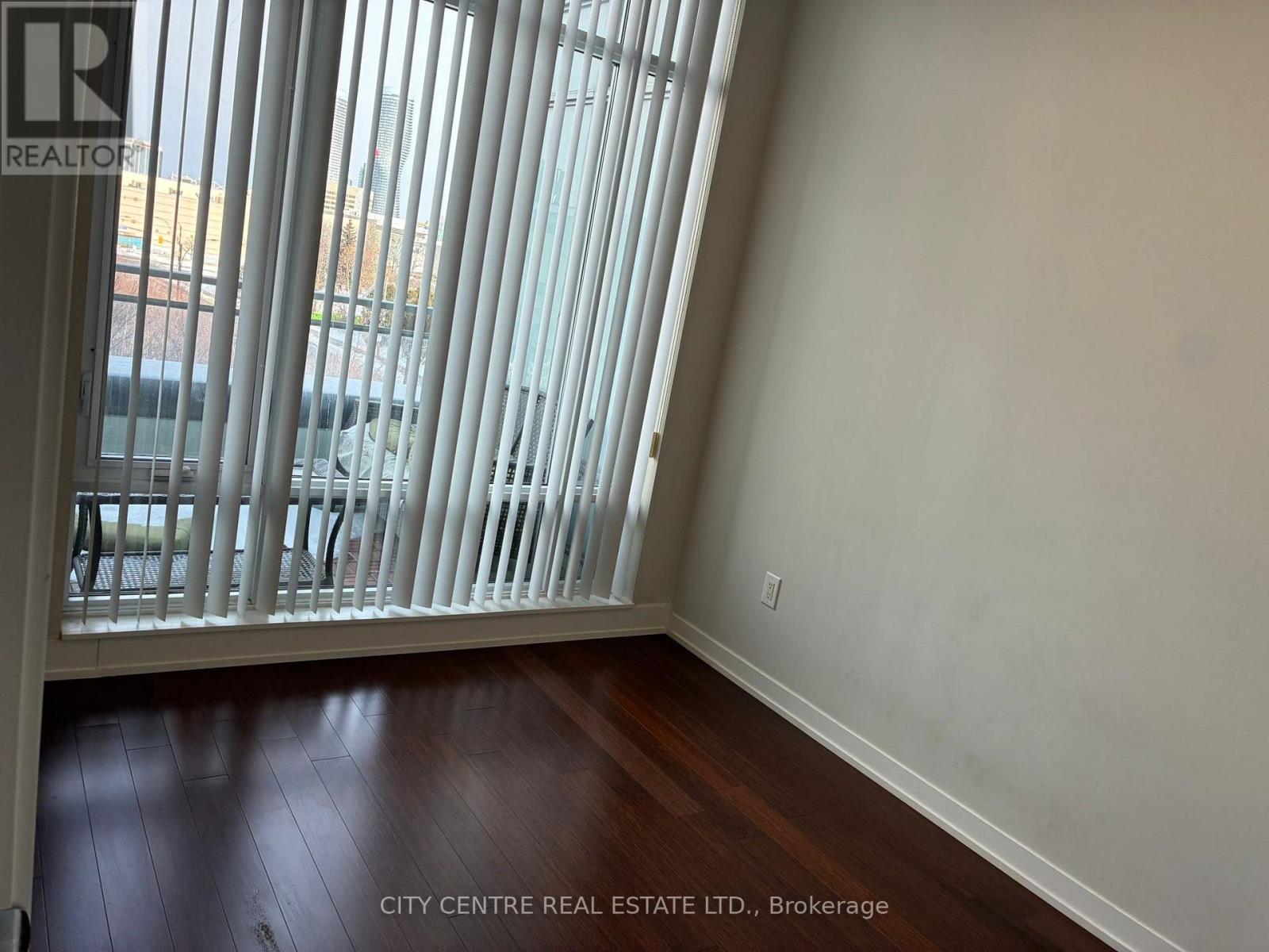 401 - 365 Prince Of Wales Drive, Mississauga, Ontario  L5B 0G6 - Photo 8 - W12737514