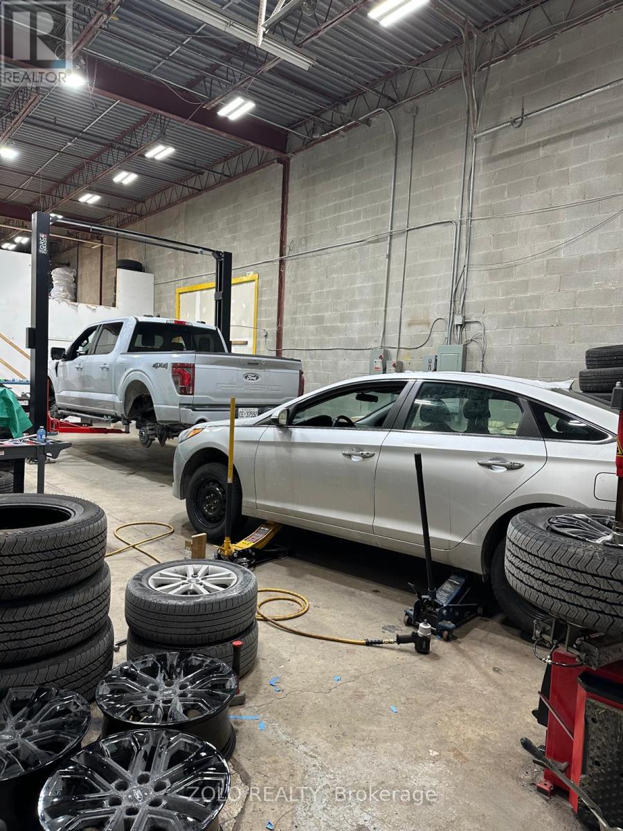 6 - 2080 Steeles Avenue W, Brampton, Ontario  L6Y 0A7 - Photo 9 - W12737532