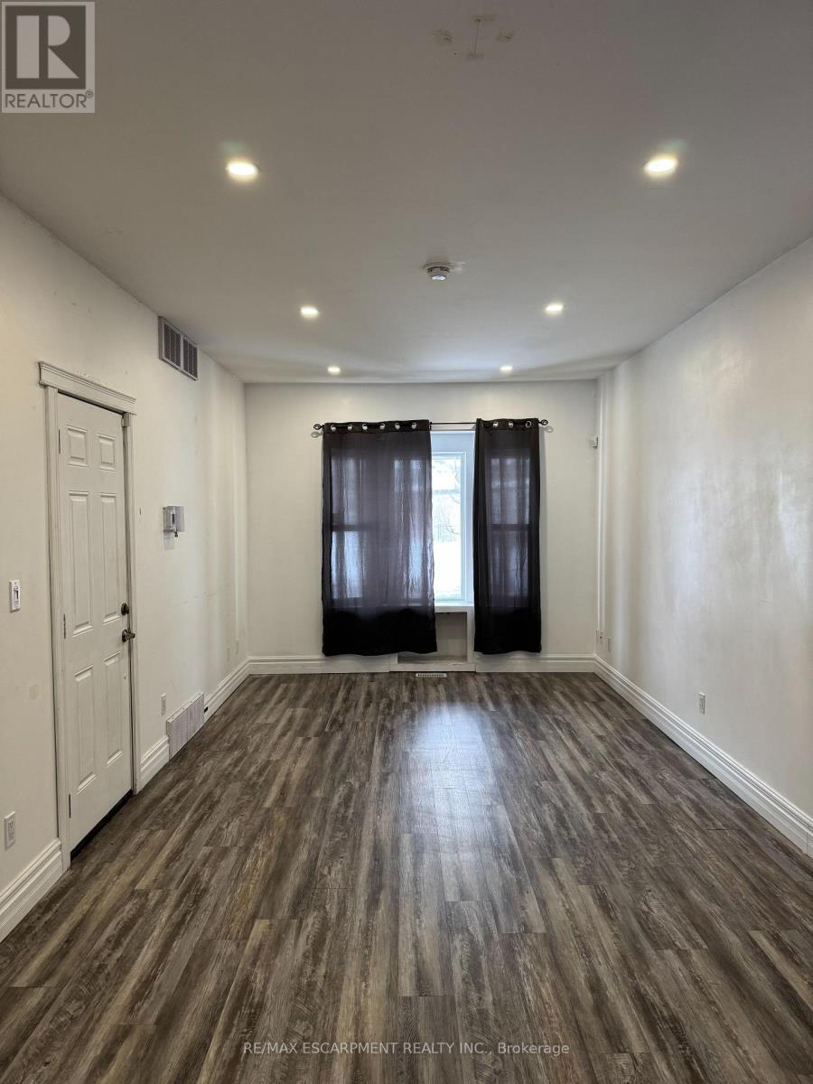 2 - 1152 King Street E, Hamilton, Ontario  L8M 1E9 - Photo 3 - X12737534