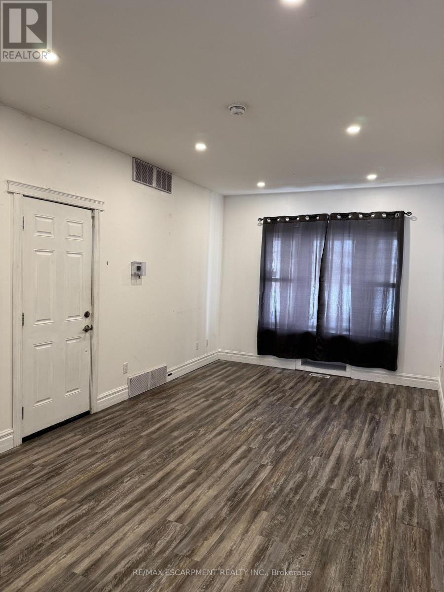 2 - 1152 King Street E, Hamilton, Ontario  L8M 1E9 - Photo 4 - X12737534