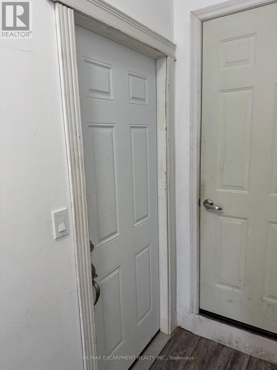 2 - 1152 King Street E, Hamilton, Ontario  L8M 1E9 - Photo 8 - X12737534