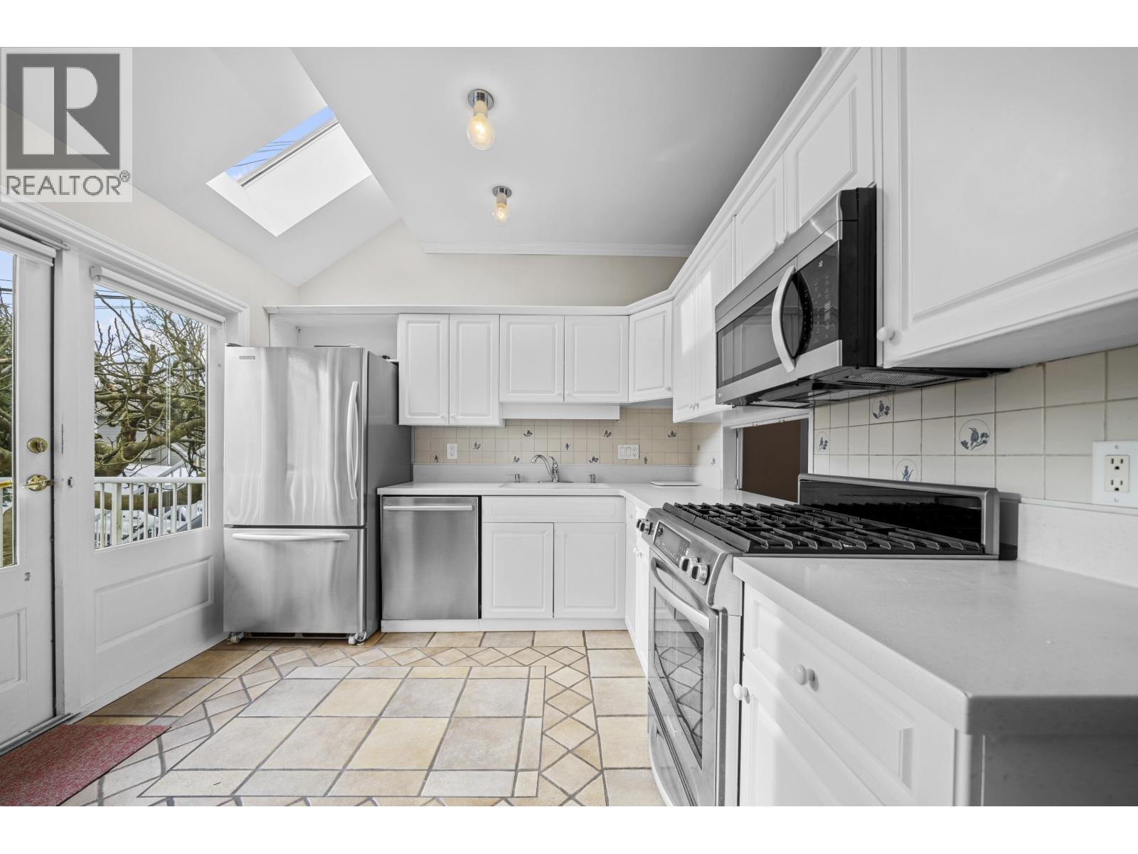 1928 W 13th Avenue, Vancouver, British Columbia  V6J 2H6 - Photo 15 - R3084239