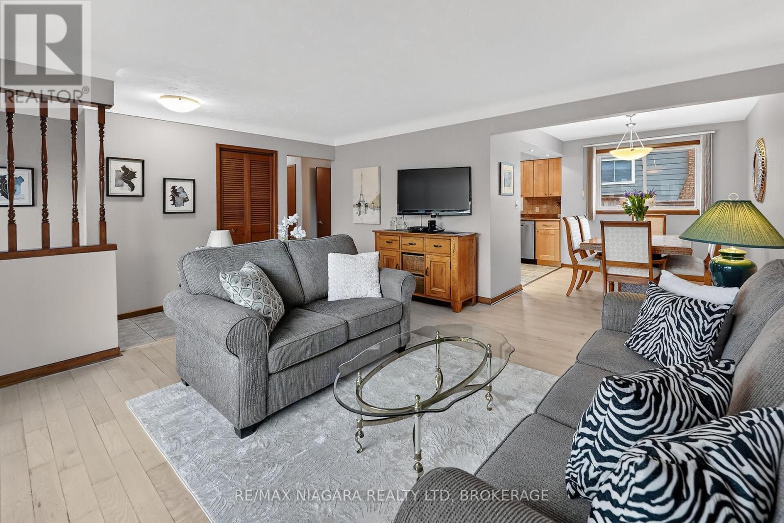 3 Donalda Court, St. Catharines, Ontario  L2M 7E7 - Photo 4 - X12737584