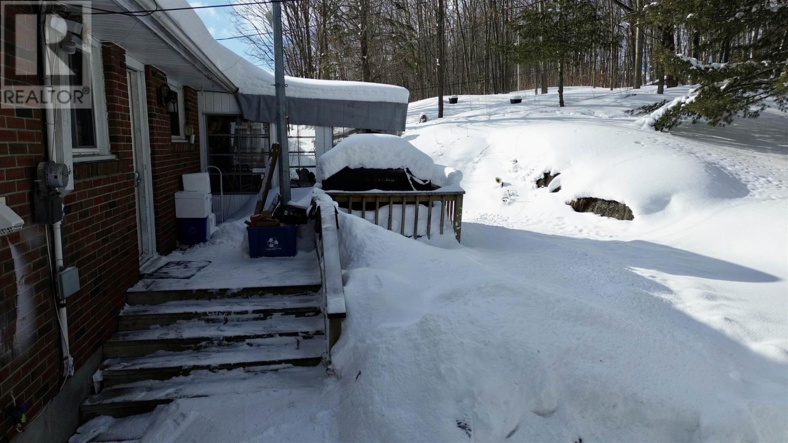 24 Axmith Ave, Elliot Lake, Ontario  P5A 1B7 - Photo 11 - SM260183