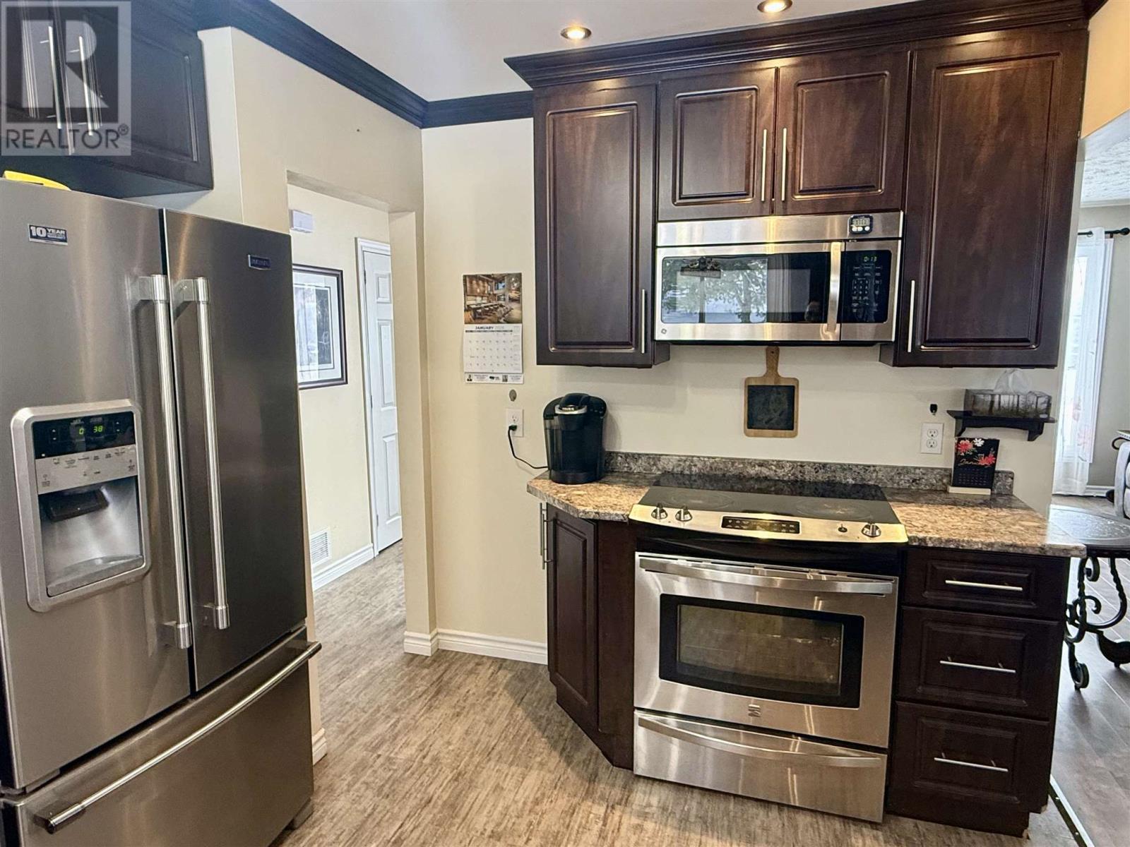 24 Axmith Ave, Elliot Lake, Ontario  P5A 1B7 - Photo 19 - SM260183