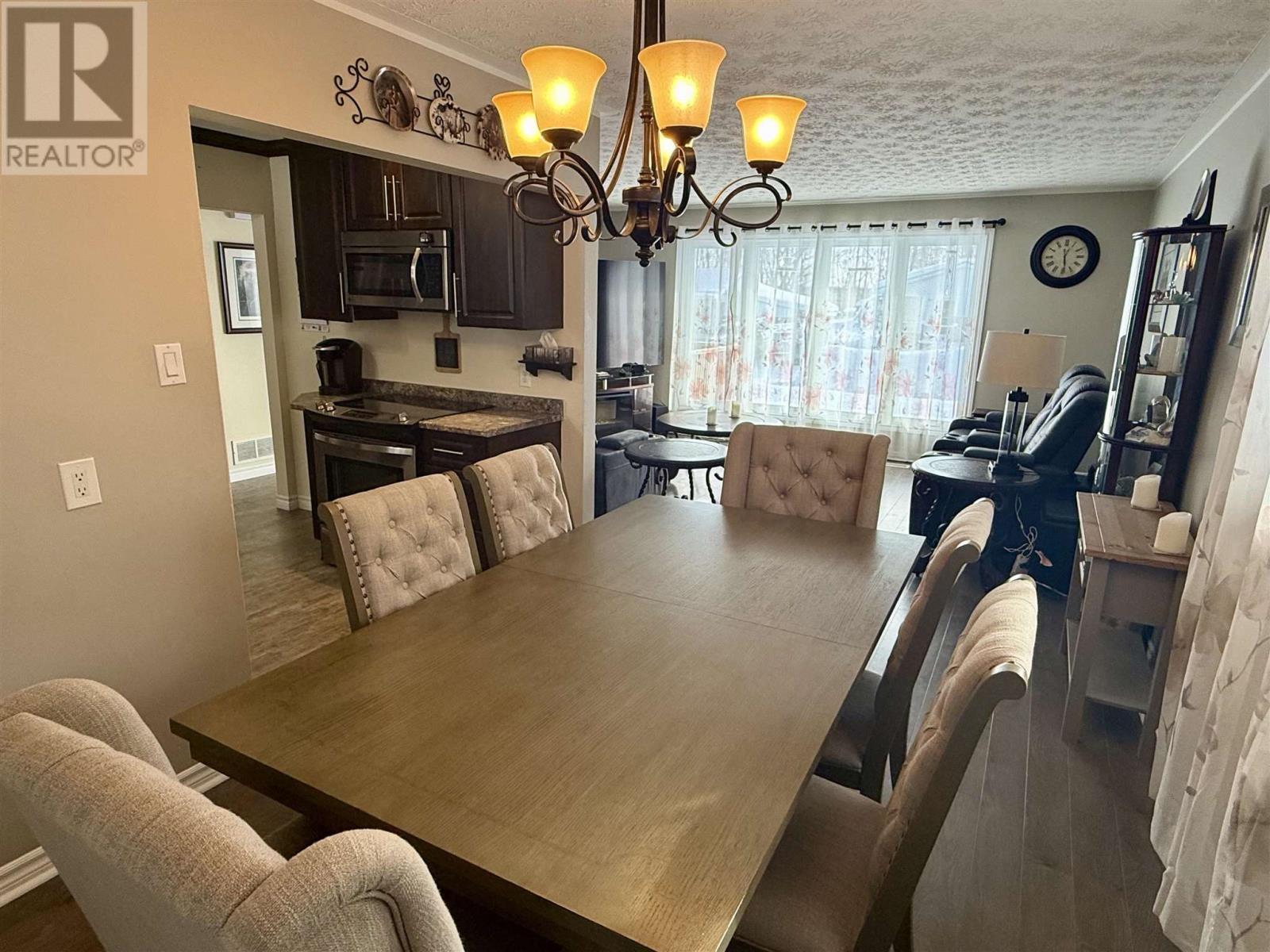 24 Axmith Ave, Elliot Lake, Ontario  P5A 1B7 - Photo 23 - SM260183