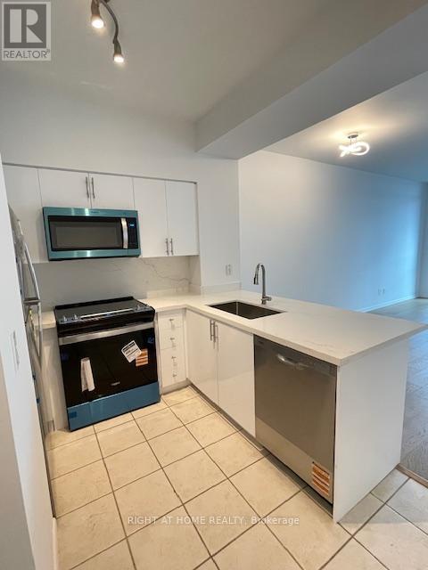 2506 - 219 Fort York Boulevard, Toronto, Ontario  M5V 1B1 - Photo 4 - C12737612