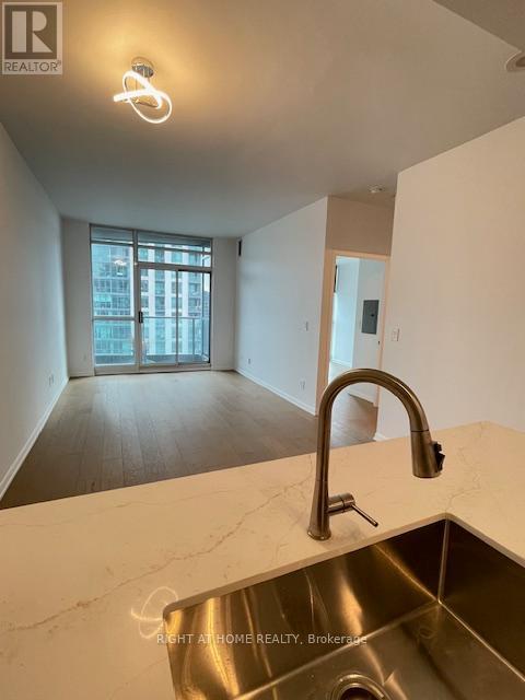 2506 - 219 Fort York Boulevard, Toronto, Ontario  M5V 1B1 - Photo 7 - C12737612