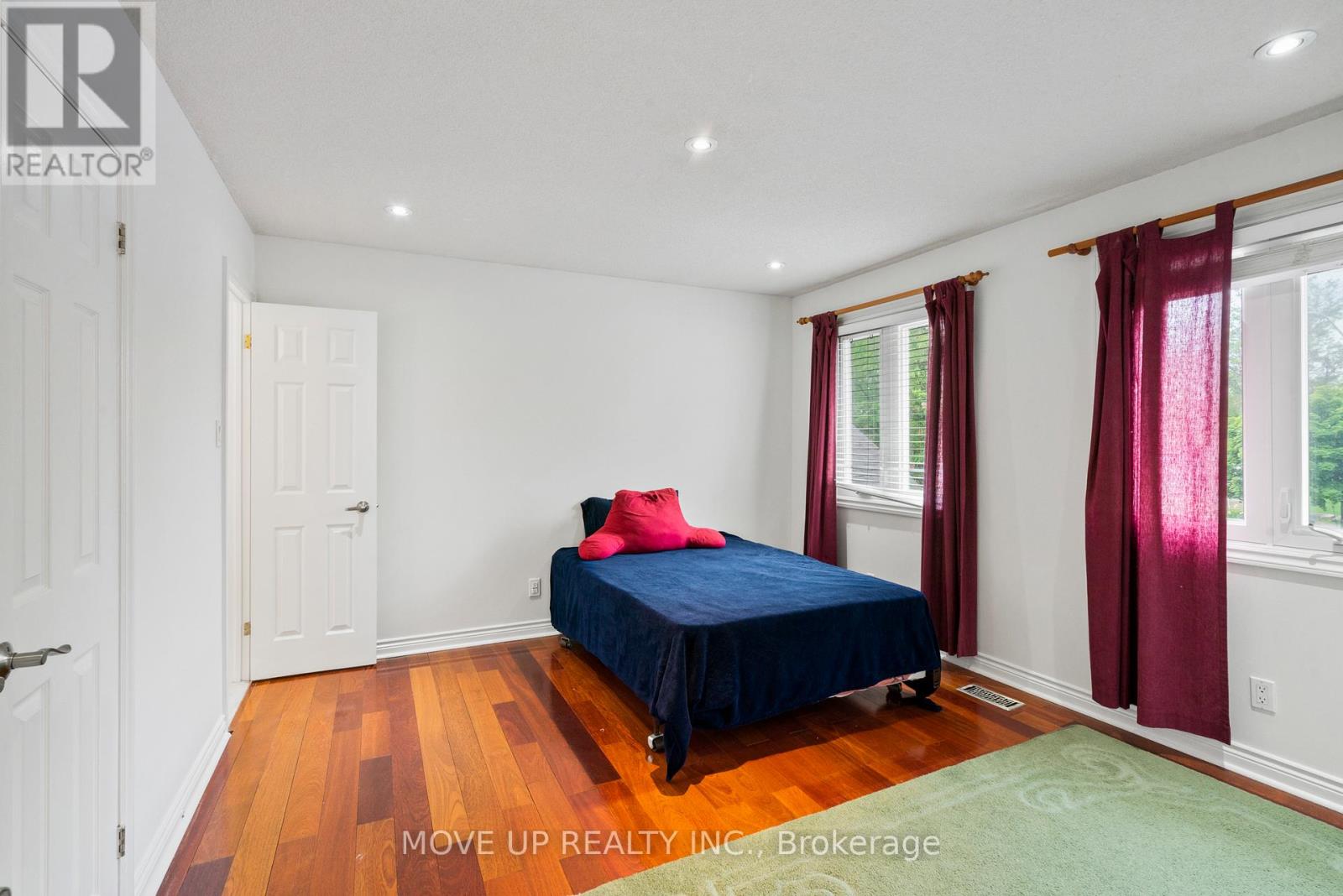 21 Gaby Court, Richmond Hill, Ontario  L4C 8X1 - Photo 28 - N12737600