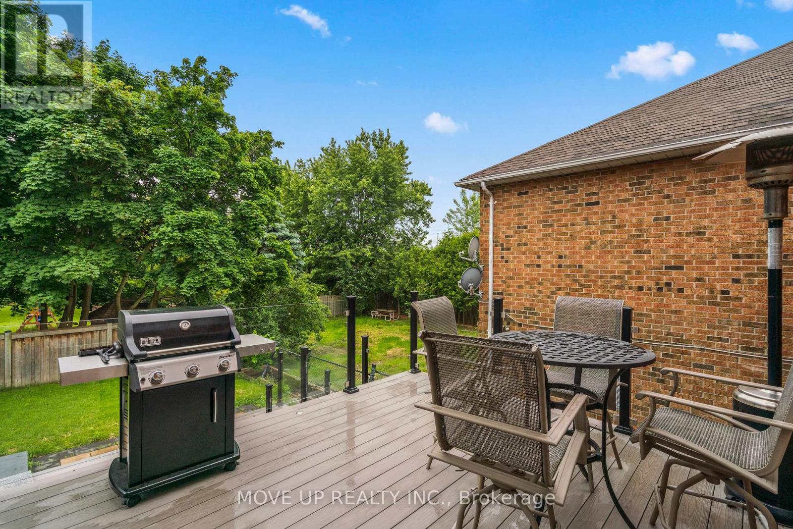 21 Gaby Court, Richmond Hill, Ontario  L4C 8X1 - Photo 40 - N12737600