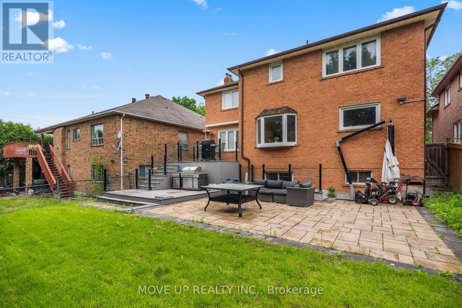 21 Gaby Court, Richmond Hill, Ontario  L4C 8X1 - Photo 42 - N12737600