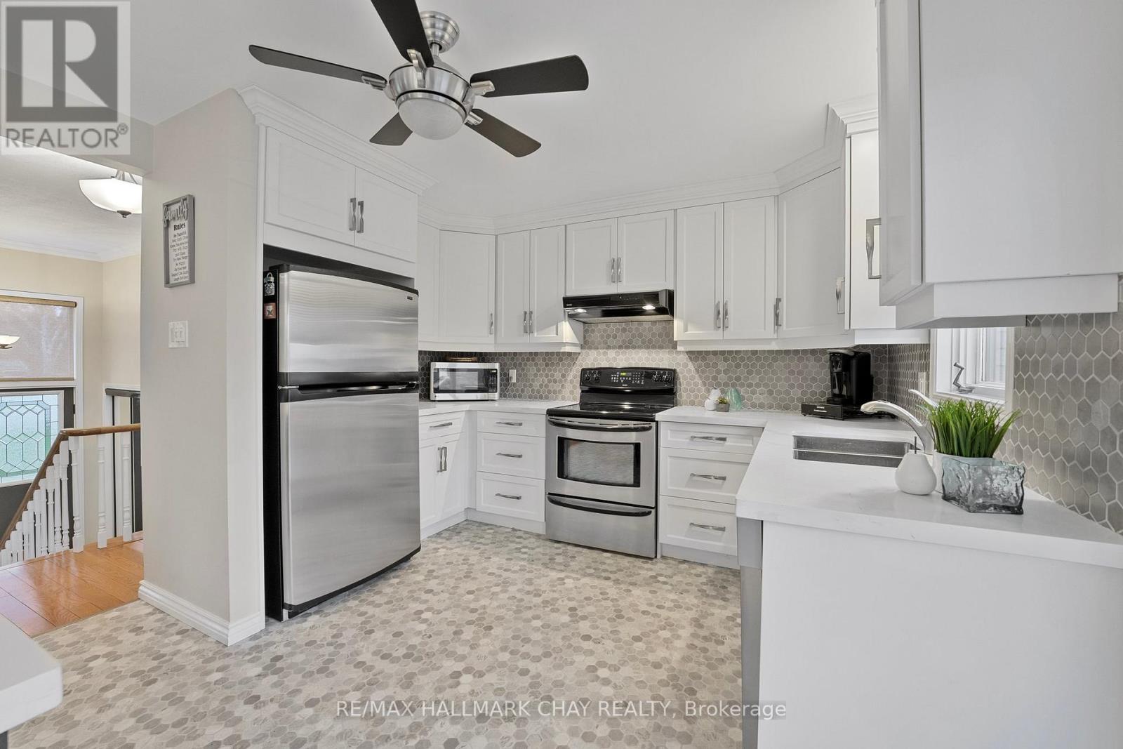 40 Idlewood Drive, Springwater, Ontario  L9X 0P5 - Photo 11 - S12737620