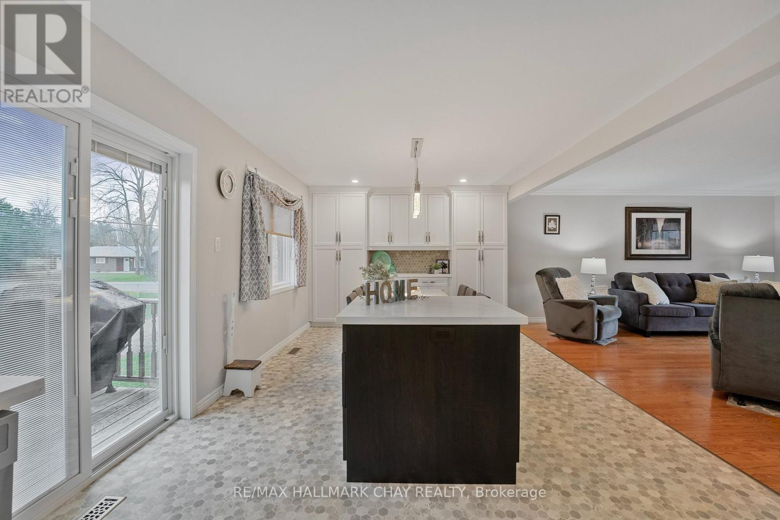 40 Idlewood Drive, Springwater, Ontario  L9X 0P5 - Photo 9 - S12737620