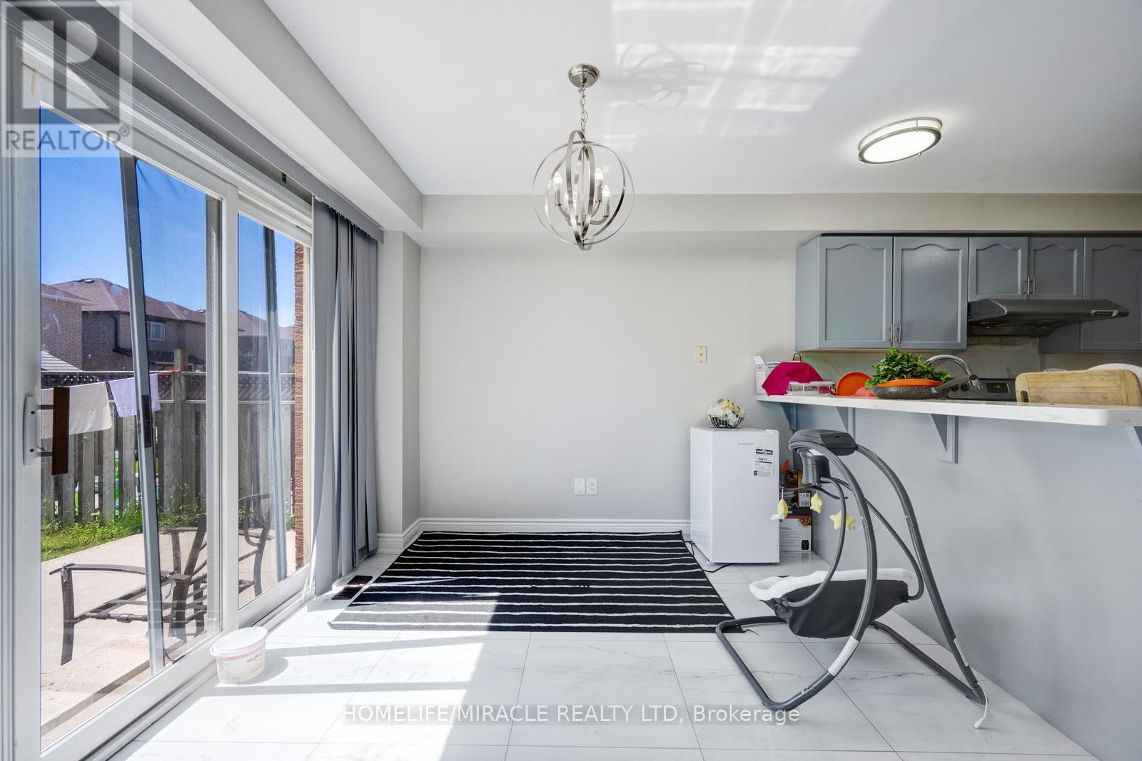 14 Sunny Glen Crescent, Brampton, Ontario  L7A 2C6 - Photo 14 - W12737594