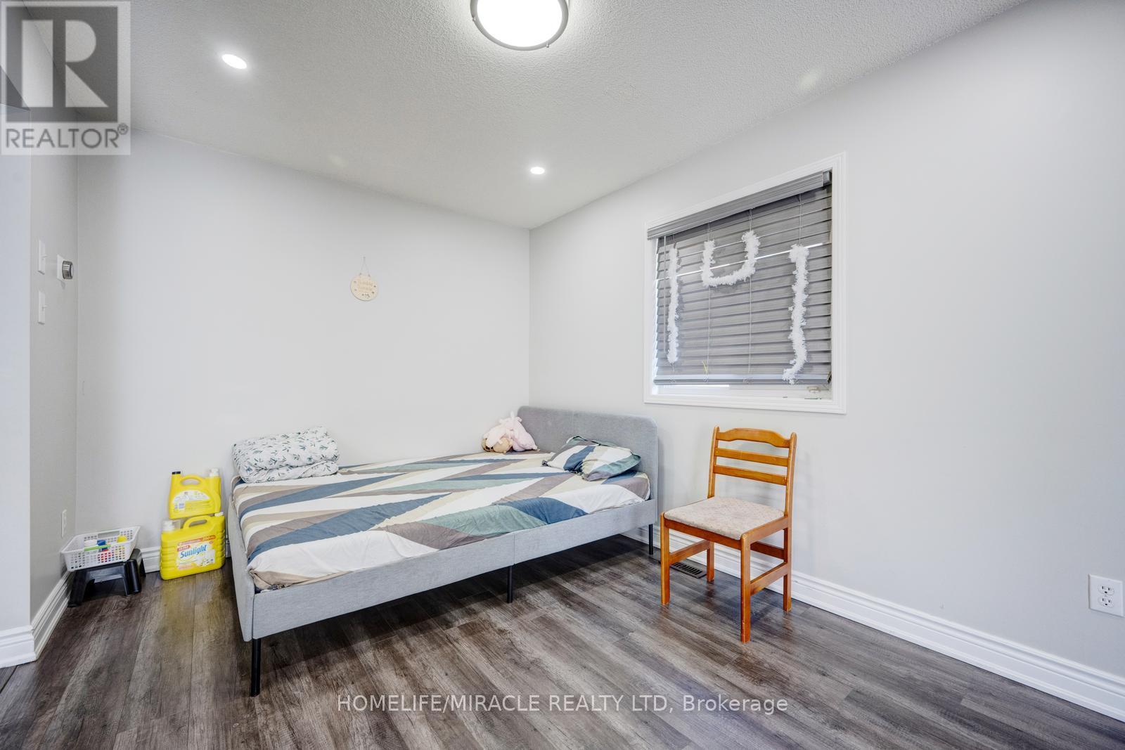 14 Sunny Glen Crescent, Brampton, Ontario  L7A 2C6 - Photo 18 - W12737594