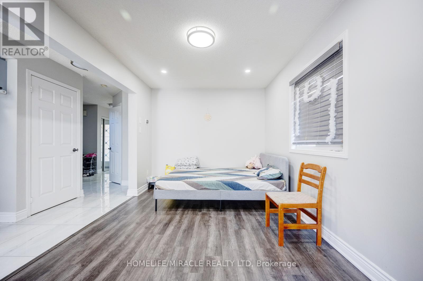 14 Sunny Glen Crescent, Brampton, Ontario  L7A 2C6 - Photo 19 - W12737594