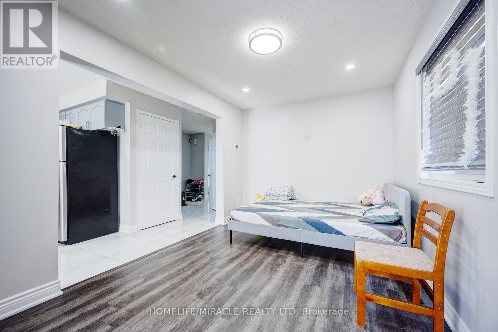 14 Sunny Glen Crescent, Brampton, Ontario  L7A 2C6 - Photo 20 - W12737594