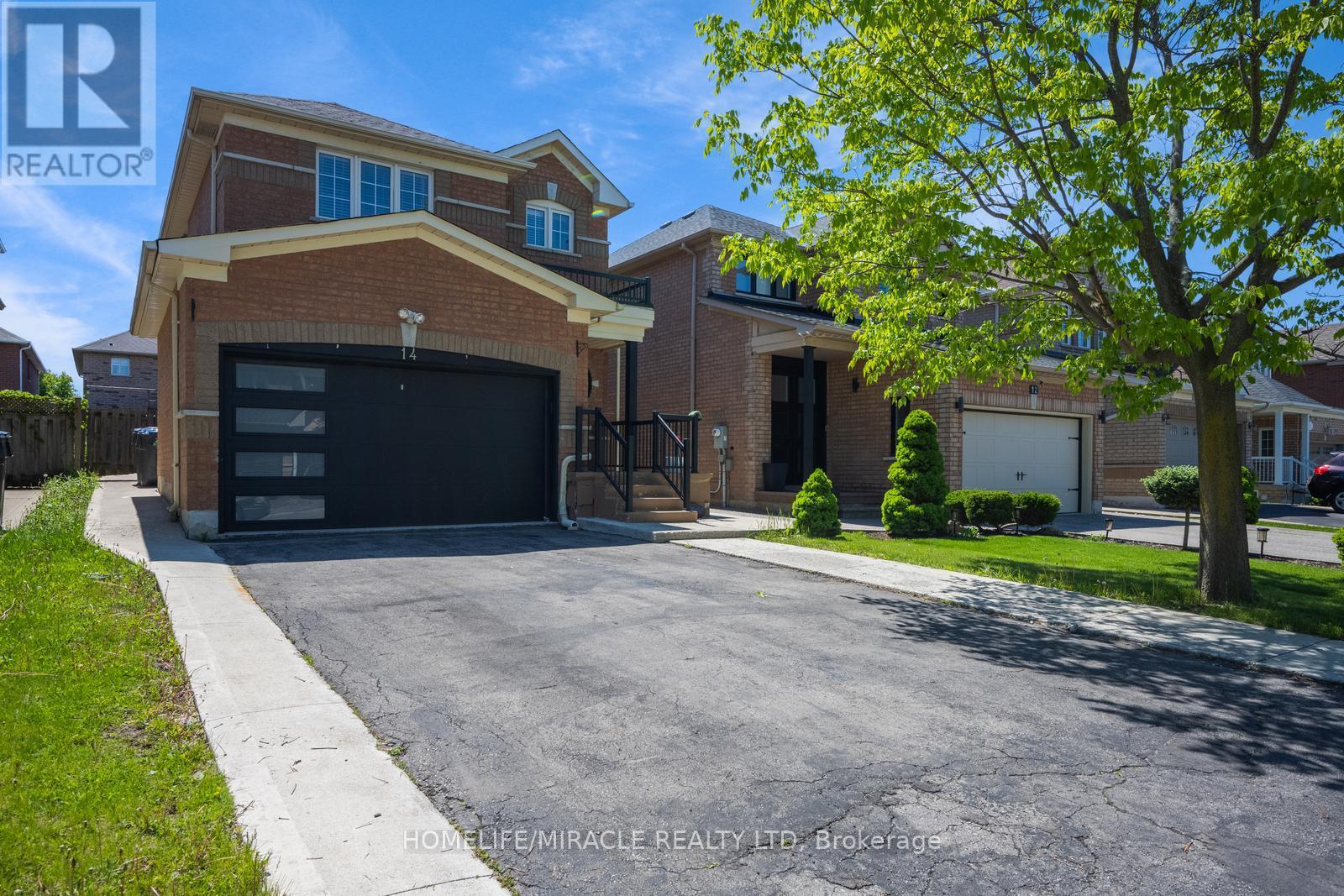 14 Sunny Glen Crescent, Brampton, Ontario  L7A 2C6 - Photo 3 - W12737594