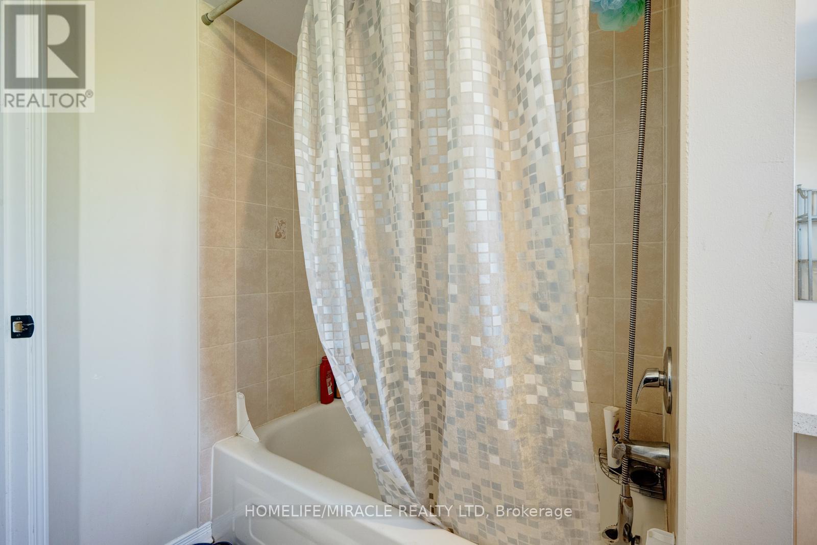 14 Sunny Glen Crescent, Brampton, Ontario  L7A 2C6 - Photo 36 - W12737594