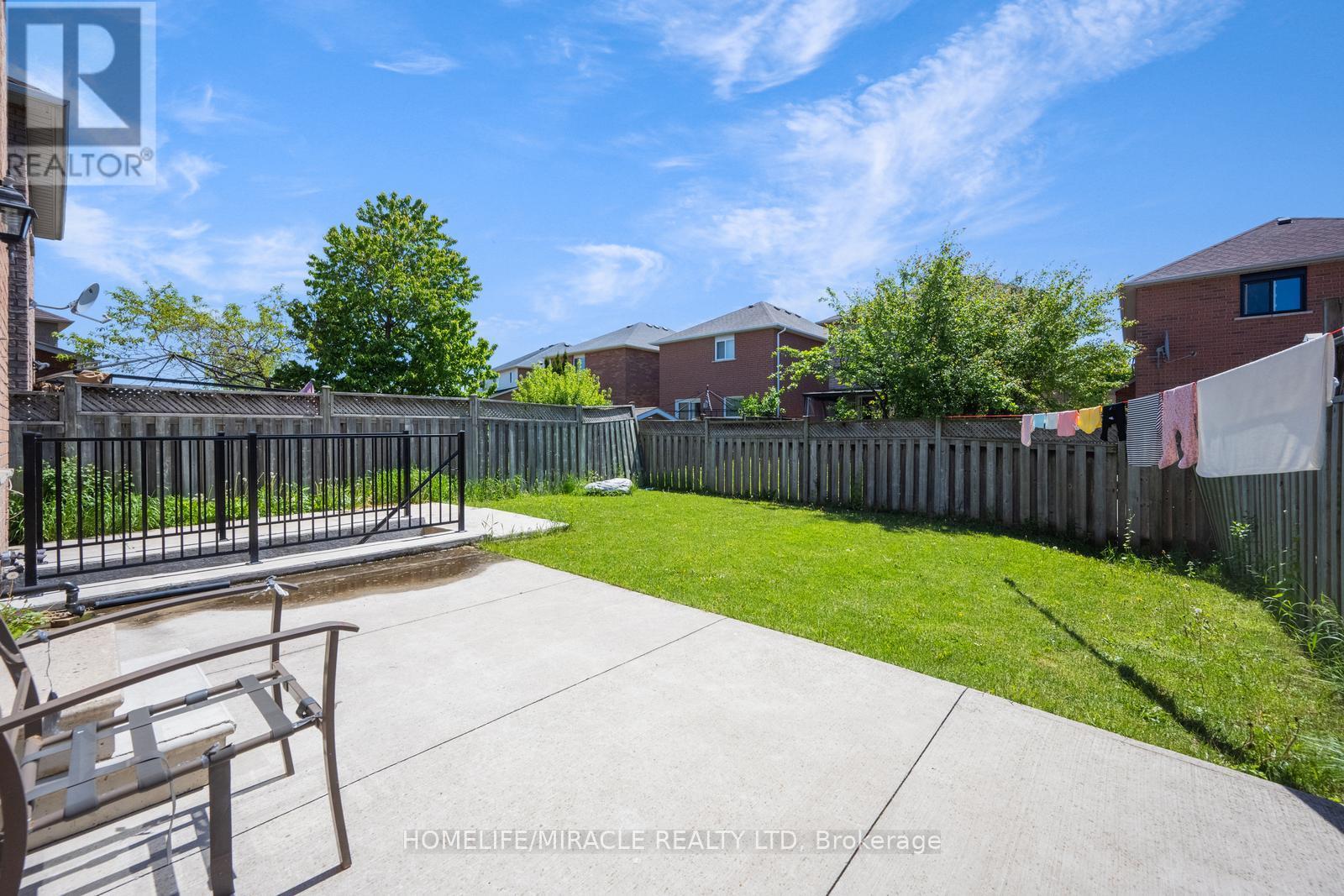 14 Sunny Glen Crescent, Brampton, Ontario  L7A 2C6 - Photo 39 - W12737594