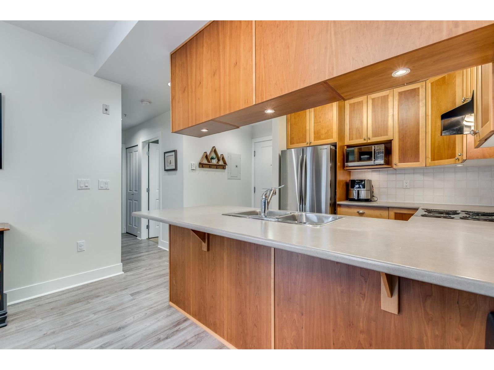 307 15368 16a Avenue, Surrey, British Columbia V4A 1S9 - Photo 9 - R3081194