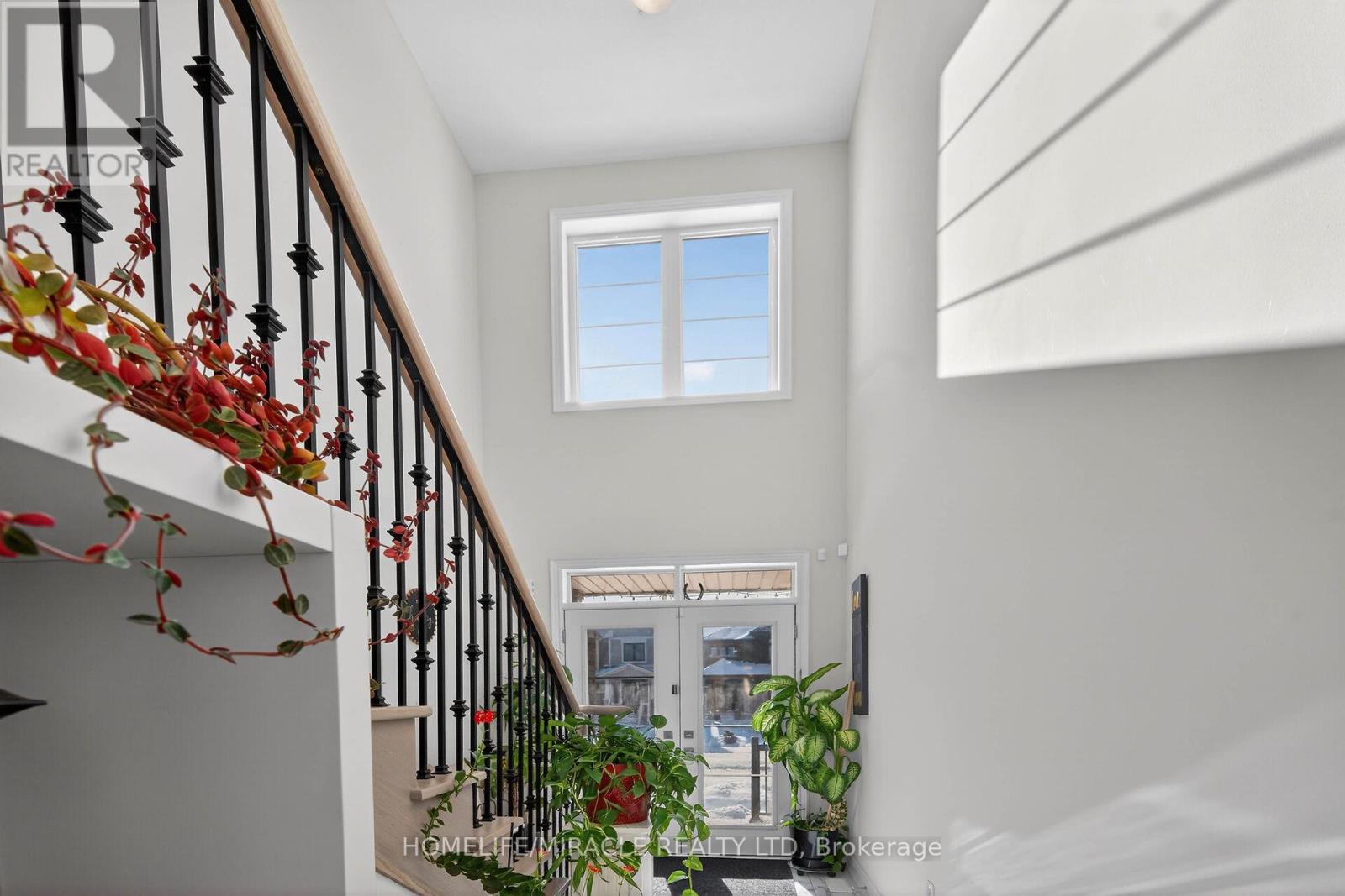 12 Rainbow Drive, Haldimand, Ontario  N3W 0G1 - Photo 6 - X12737566