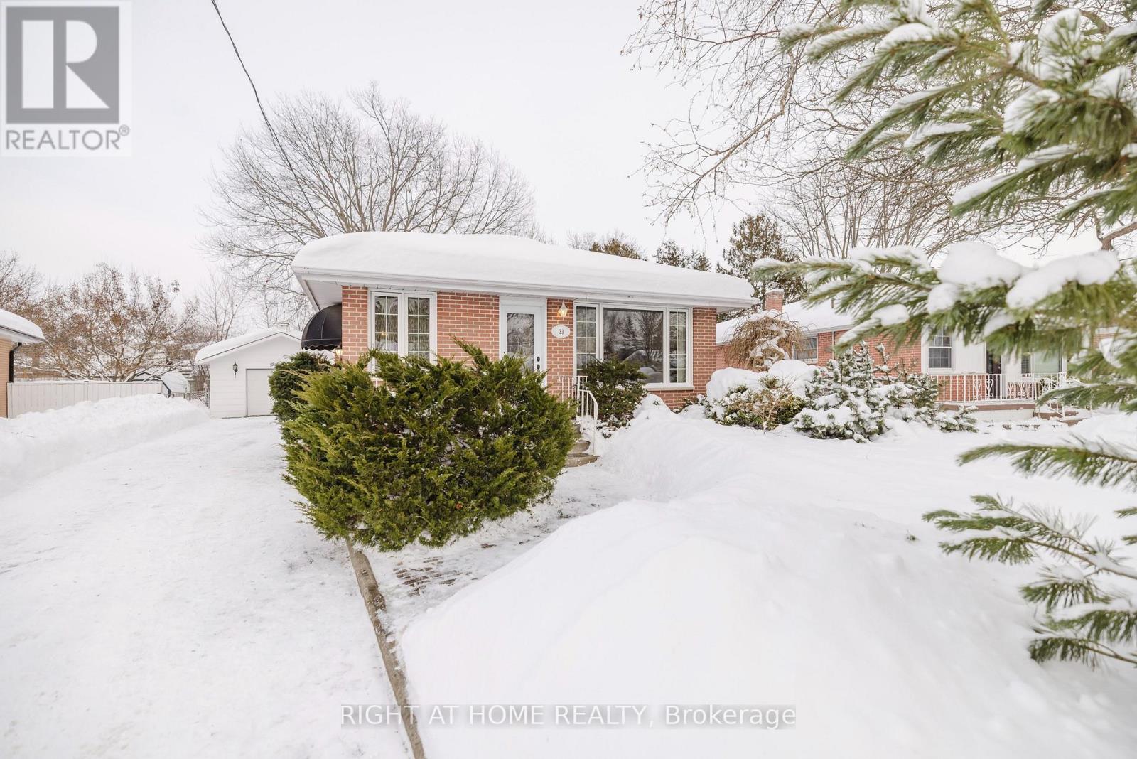 33 HARVEST CRESCENT, Belleville, Ontario
