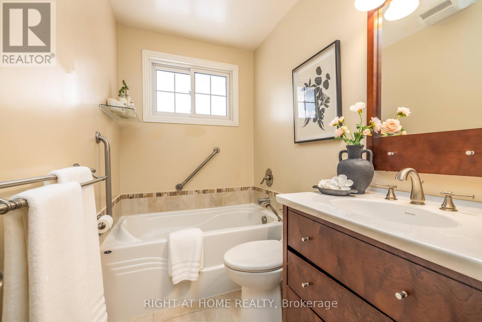 33 Harvest Crescent, Belleville, Ontario  K8P 4M2 - Photo 14 - X12737616