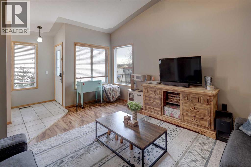 1421 Strathcona Way, Strathmore, Alberta  T1P 1S2 - Photo 3 - A2278379