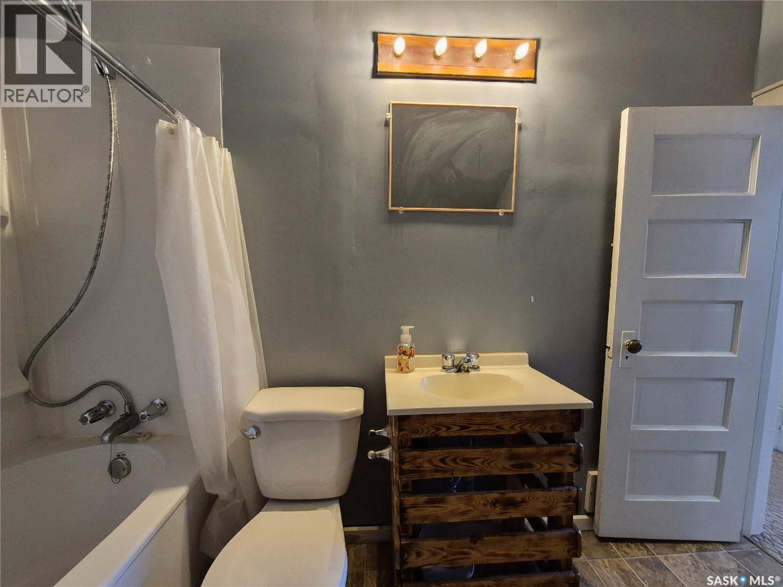 133 1st Street W, Ponteix, Saskatchewan  S0N 1Z0 - Photo 16 - SK027580