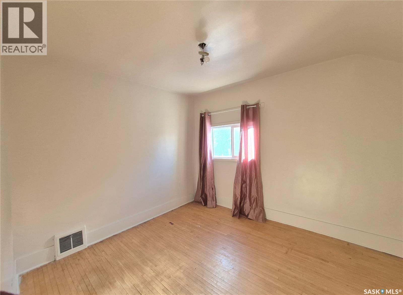 133 1st Street W, Ponteix, Saskatchewan  S0N 1Z0 - Photo 21 - SK027580